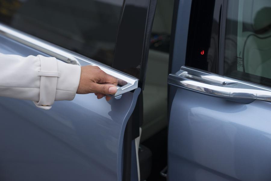 Детали экстерьера Lincoln Continental 80th Anniversary Coach Door Edition 2019 года  (фото 28 из 54)